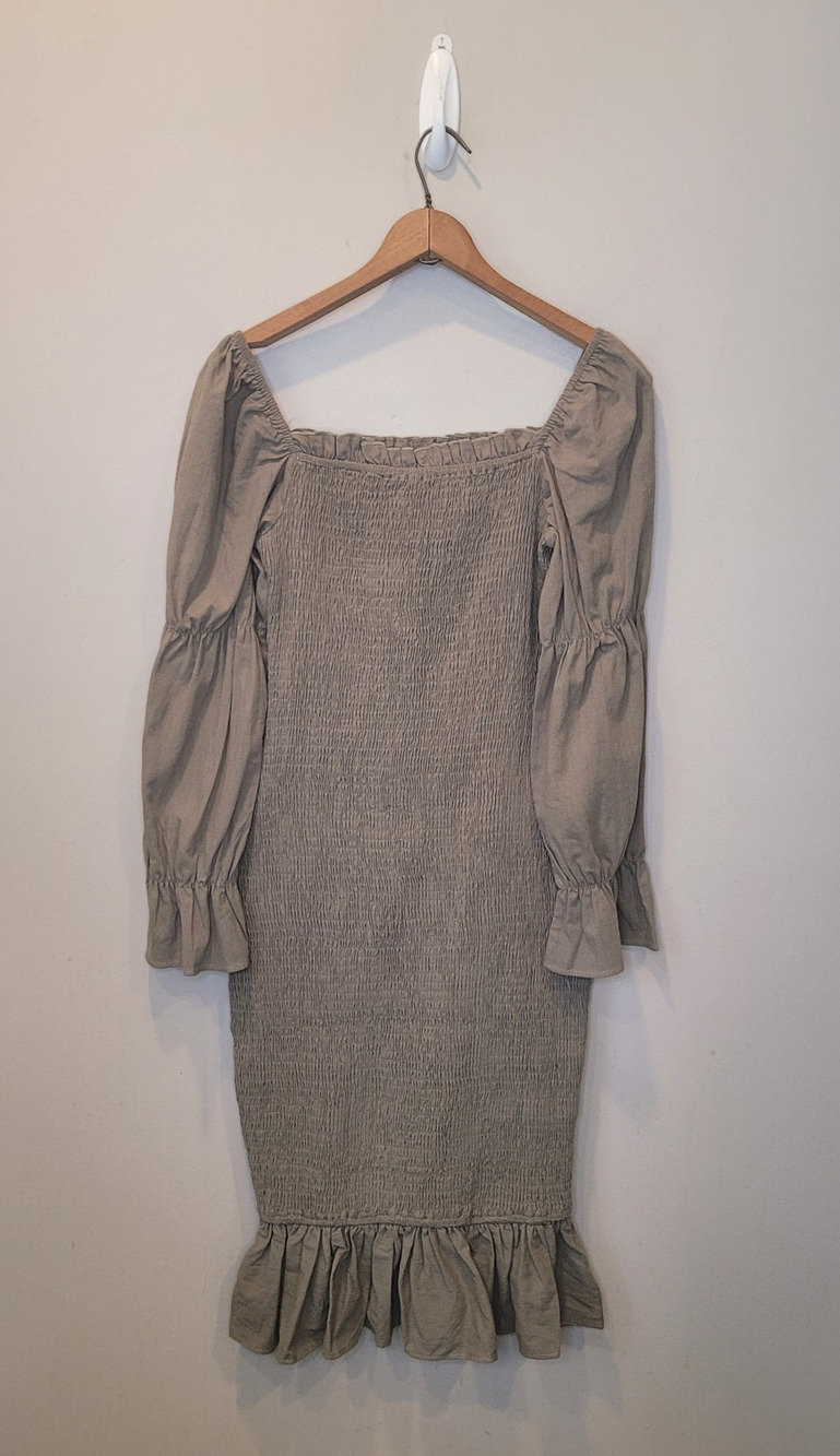 Petal and Pup Cotton Green Smocked Bodycon Midi Dress Tiered Sleeves Size 6 NEW